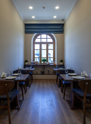 Free daily buffet breakfast  - Hotel Avenue 106 (Tbilisi)
