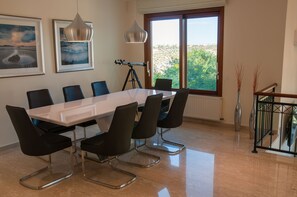 Dining - Villa HERMIONA - Wake Up To A Golf View (Paphos)