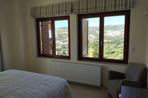 4 bedrooms, in-room safe, iron/ironing board, travel crib - Villa HERMIONA - Wake Up To A Golf View (Paphos)