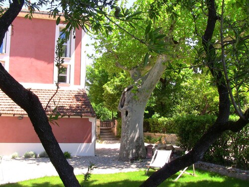 Studio avec jardin indépendant du Mas, Calme.