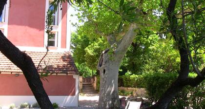 Studio avec jardin indépendant du Mas, Calme.