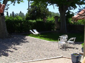 Property grounds - Studio new condition independent garden, Avignon festival  (ORANGE)