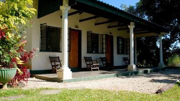 Panoramic House | Cribs (free), WiFi (surcharge), bed sheets