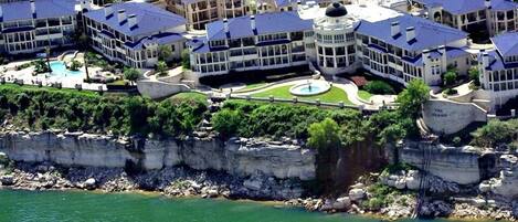 المنشأة من الخارج