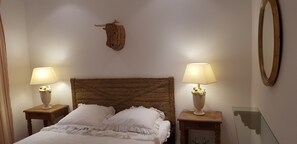 3 Schlafzimmer, Zimmersafe, Schreibtisch, Bügeleisen/Bügelbrett