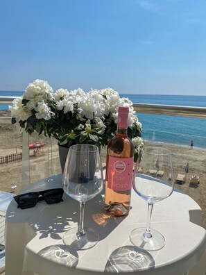 Deluxe Double Room | Terrace/patio