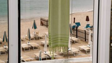 Deluxe Quadruple Room | Terrace/patio