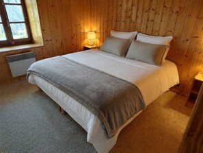 3 chambres, fer et planche à repasser, Wi-Fi gratuit, draps fournis
