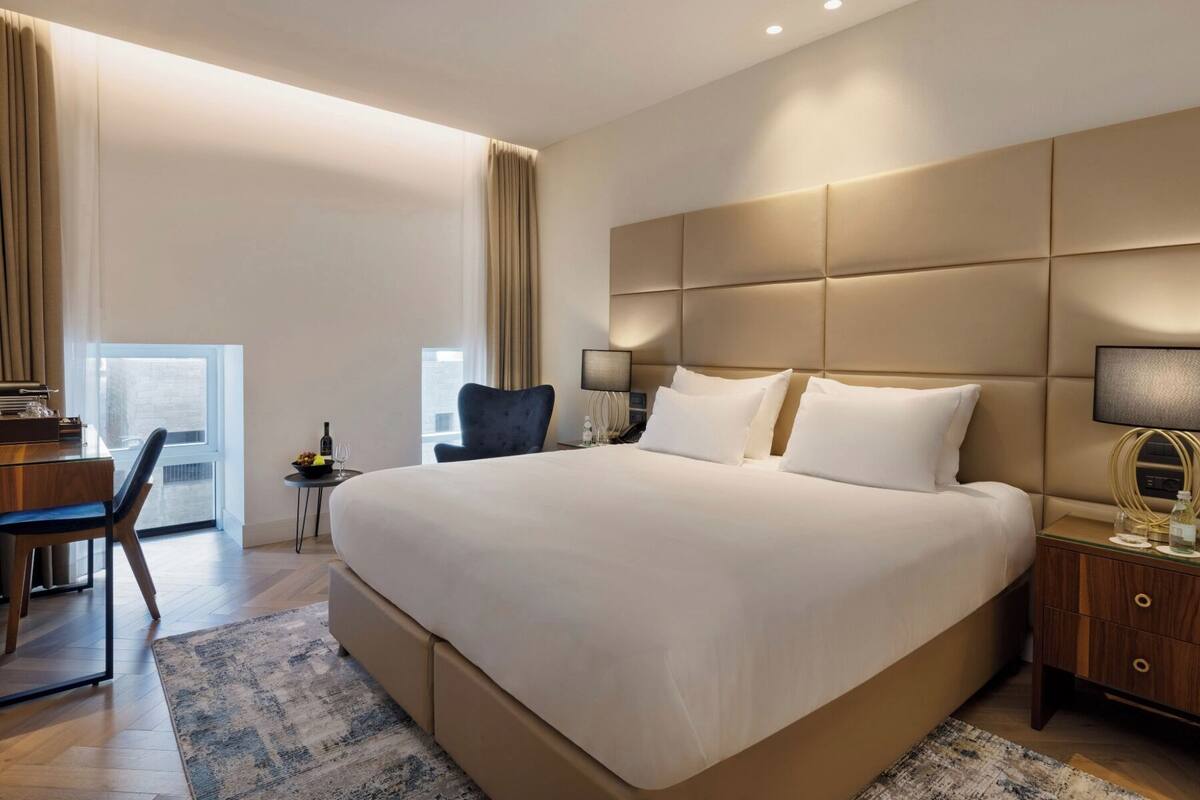 Deluxe City View | 1 bedroom, premium bedding, minibar, in-room safe