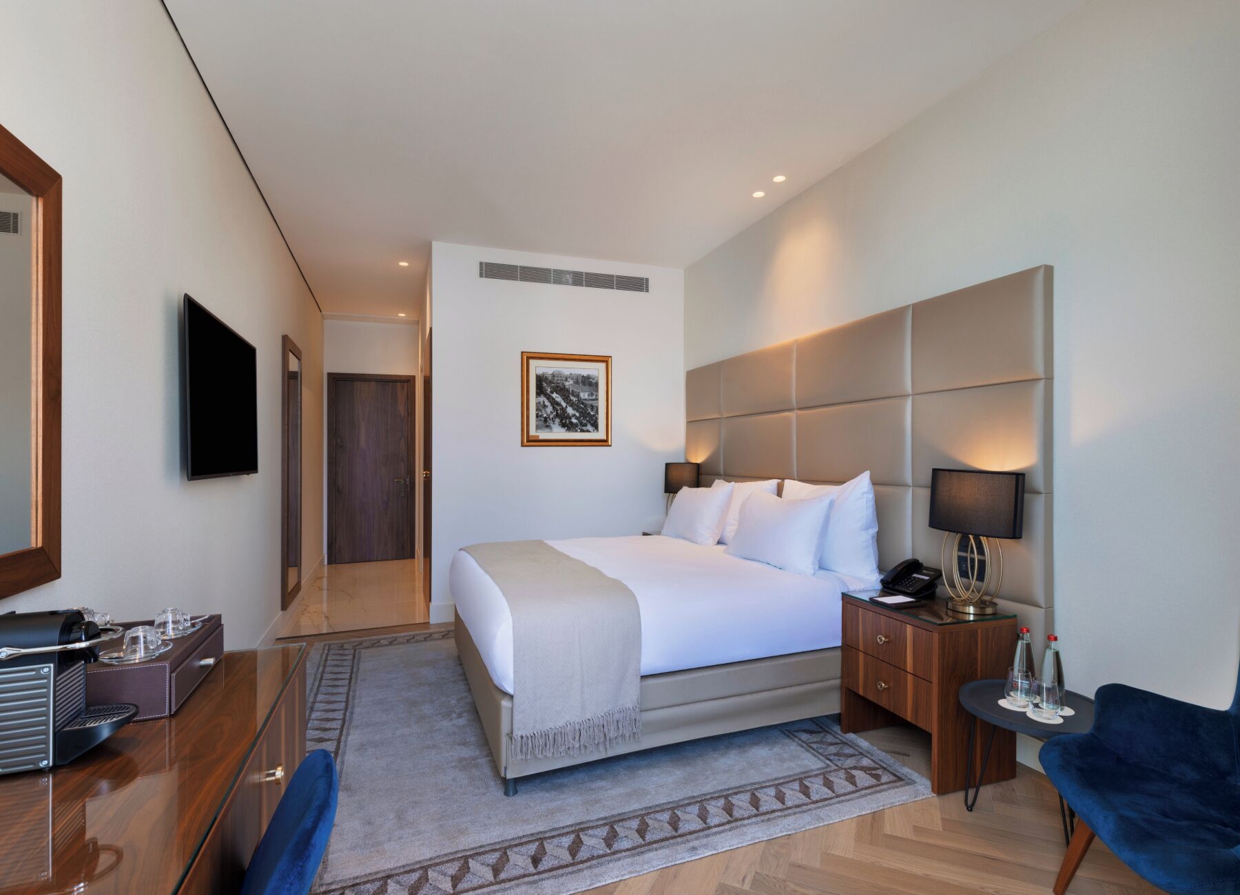 Deluxe Side Sea View | 1 hálószoba, prémium ágynemű, minibár és széf a szobában