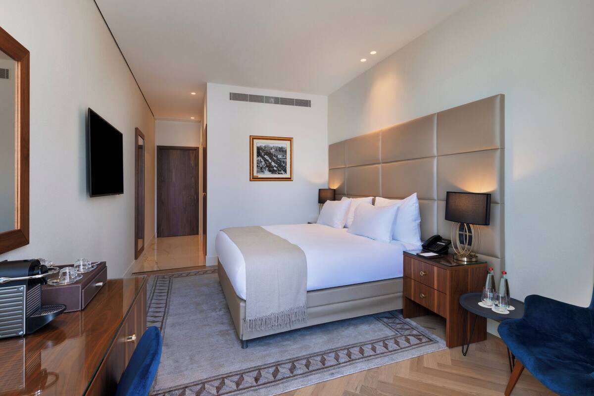 Deluxe Side Sea View | 1 bedroom, premium bedding, minibar, in-room safe