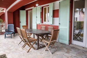 Outdoor dining - S102 - Sirolo, new three-room apartment with garden (Sirolo)