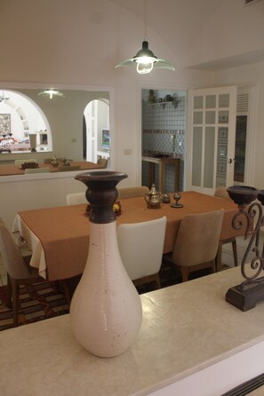 Bao gồm bữa sáng kiểu Âu hàng ngày