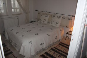 4 soverom, sengetøy av topp kvalitet og skrivebord for bærbar PC