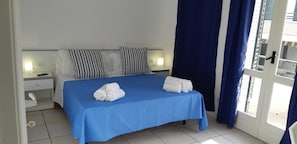 In-room safe, blackout curtains, free WiFi, bed sheets