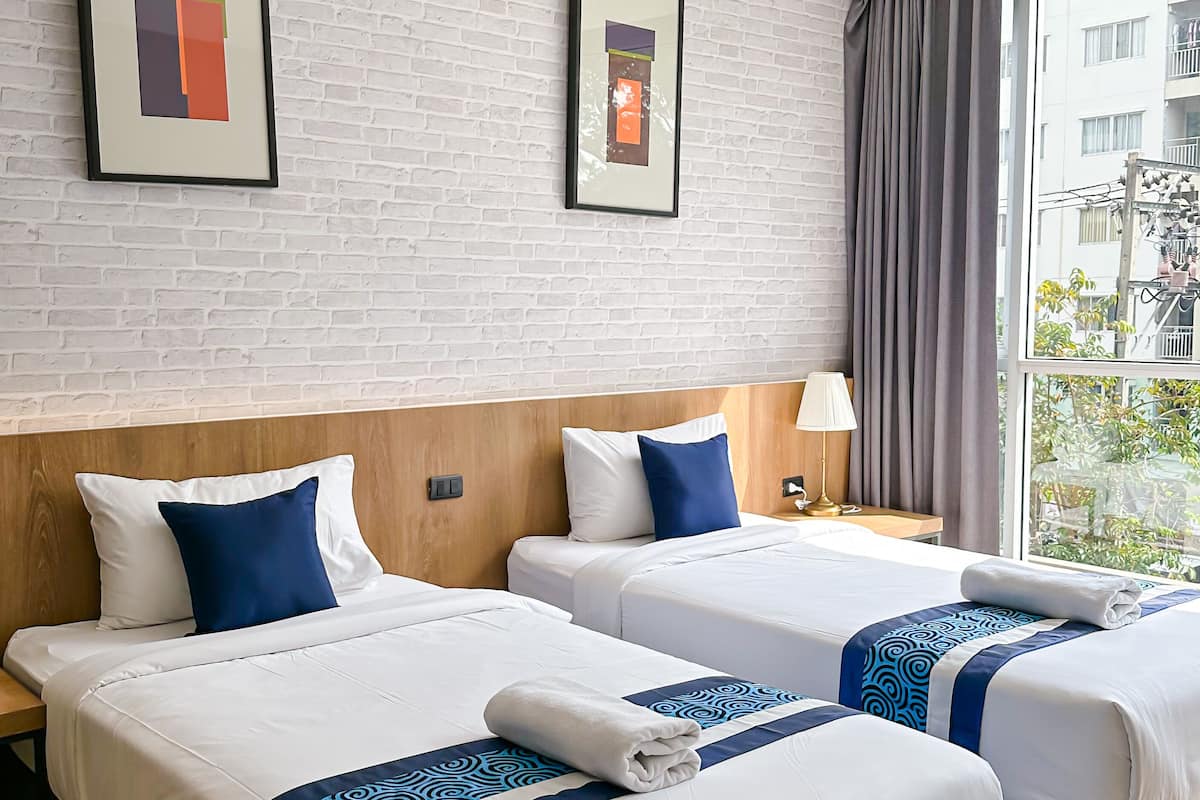 Blackout curtains, free WiFi, bed sheets