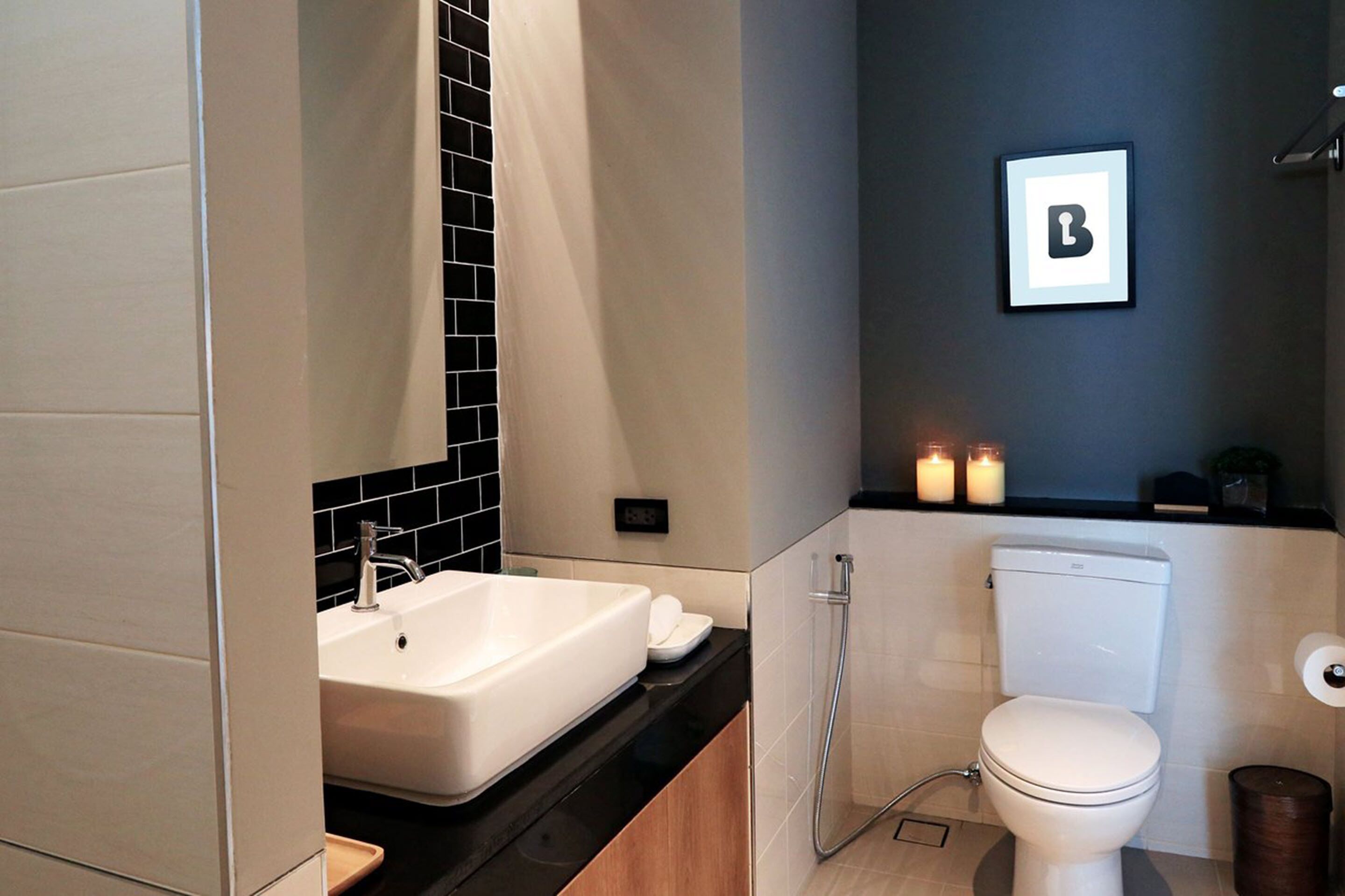 shower, free toiletries, towels