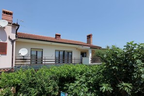 Exterior - Nina Medulin-spacious,WiFi,air-condition (Medulin)