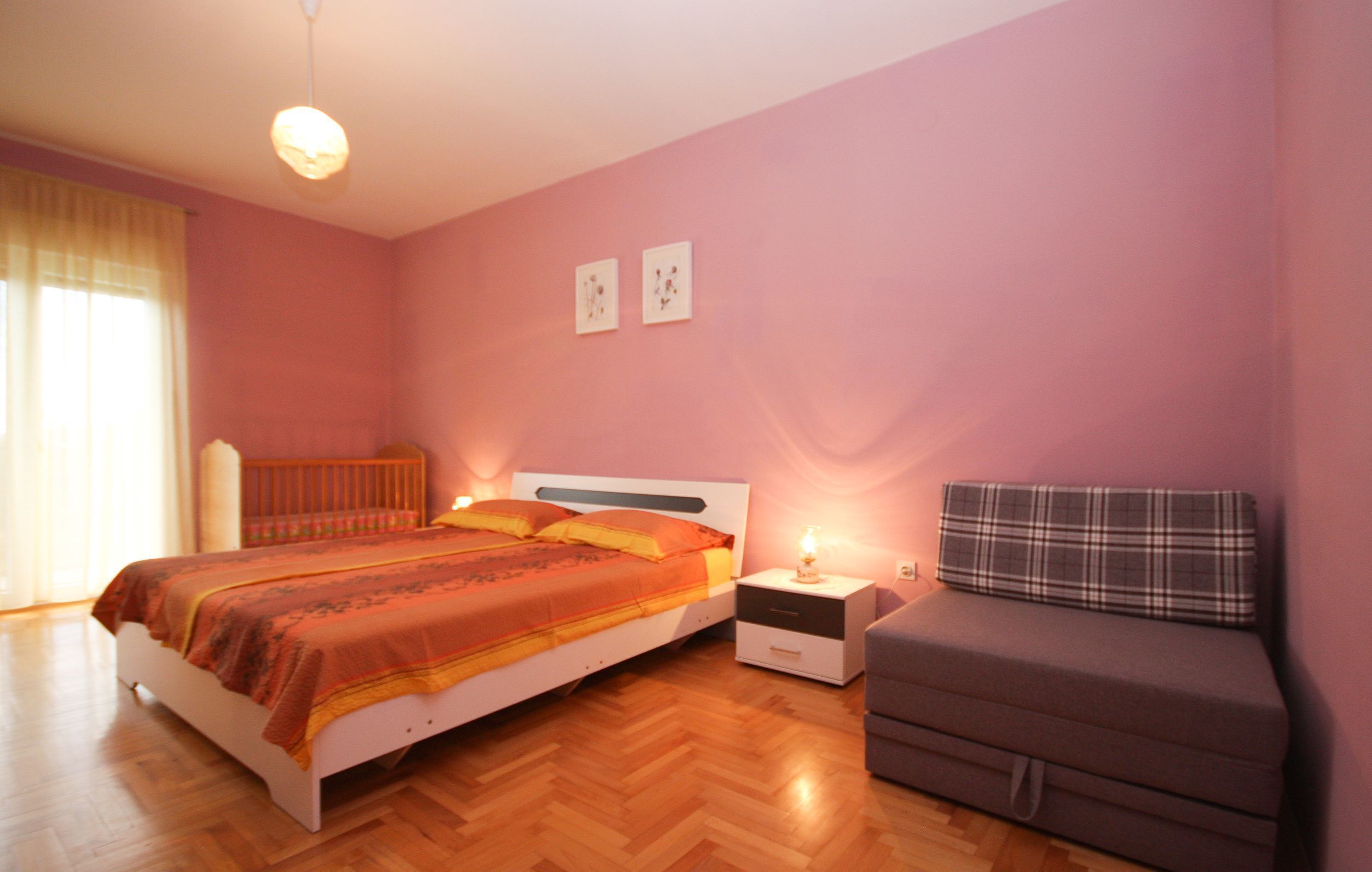 2 bedrooms, WiFi, bed sheets