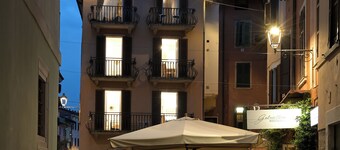 Cavour 2 - New two-bedroom apartment a stone's throw from the lake and in the center of Salò