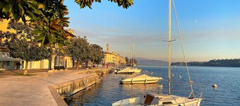 Cavour 2 - New two-bedroom apartment a stone's throw from the lake and in the center of Salò