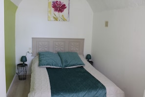 3 chambres, fer et planche à repasser, lit parapluie, Wi-Fi gratuit