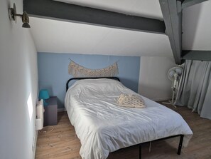 2 habitaciones, cuna de viaje, wifi gratis y ropa de cama 