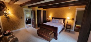 2 bedrooms, free WiFi, bed sheets, alarm clocks - Stone House  0 Bed, 1.5 Bath (luray)