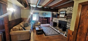 TV connectée, cheminée, console de jeux vidéo