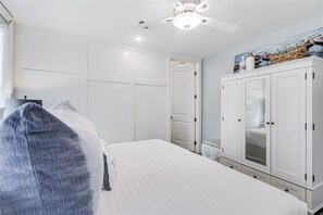 1 habitación, tabla de planchar con plancha y acceso a internet 