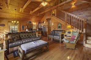 Una televisión, una chimenea