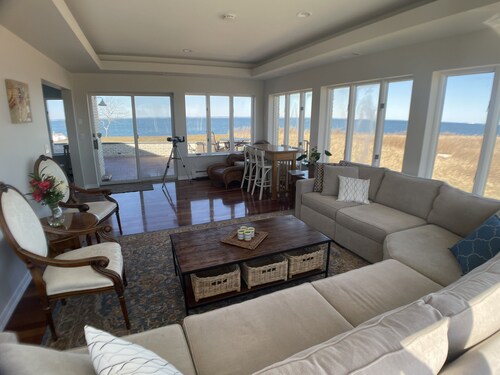 Beachfront vacation Dream house in Long Island Sound.