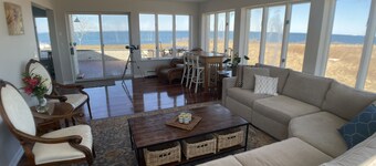 Beachfront vacation Dream house in Long Island Sound.