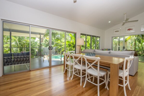 Interior - Whispering Palms, 10 Serene Place-BOM (Nelly Bay)