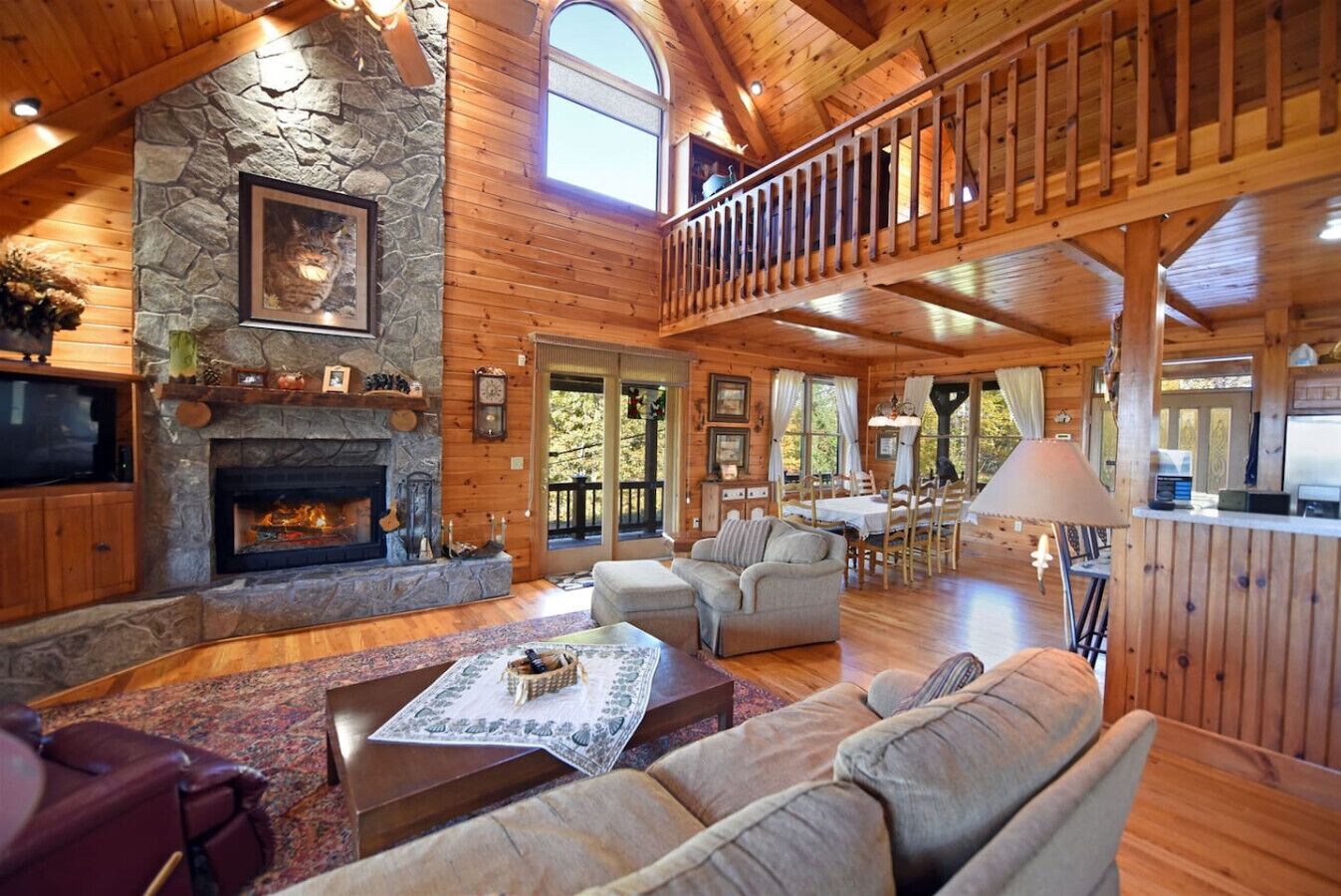 Smart-TV, Kamin, DVD-Player