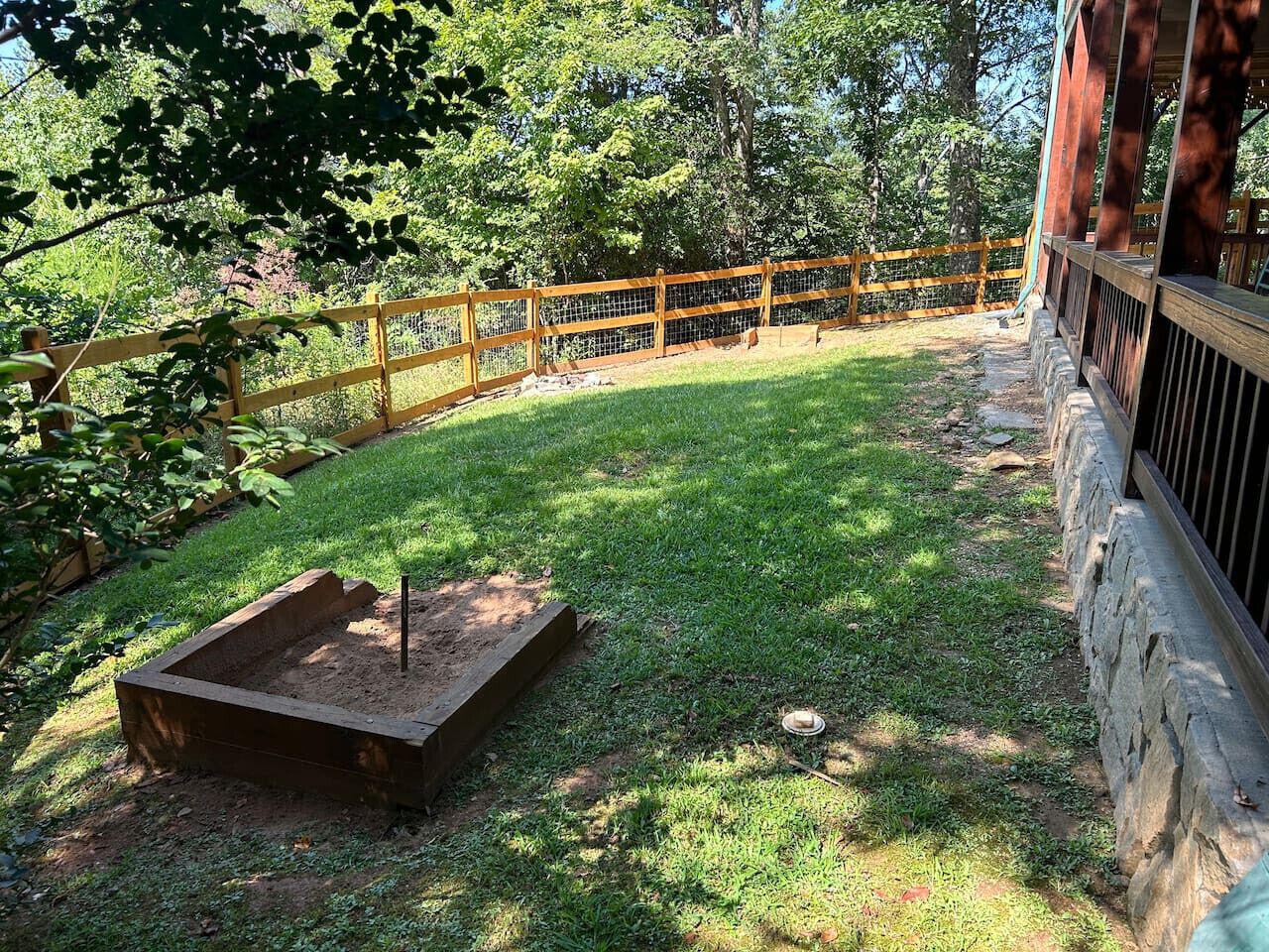 Luxury Pet Friendly Blue Ridge Cabin Rental with hot tub- Fenced Yard and Mountain View