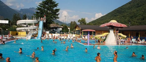 Piscina all'aperto