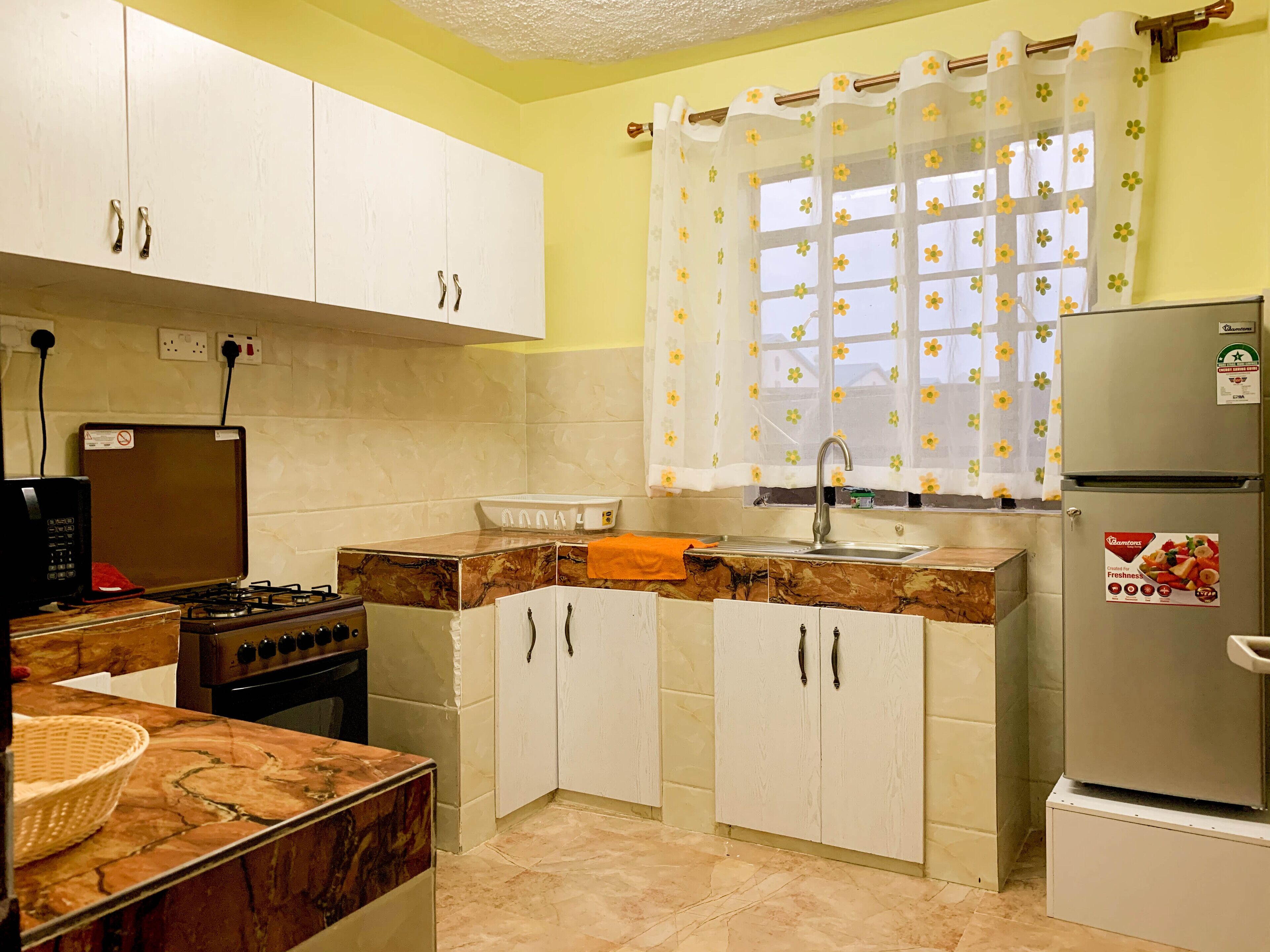 deluxe apartment, 3 bedrooms, non smoking | private kitchen | fridge, microwave, oven, stovetop