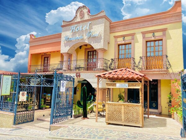 Front of property - Hotel Hacienda Real (Ezequiel Montes)