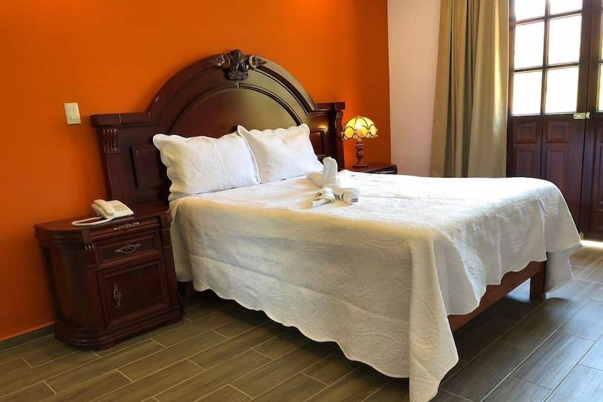 Chambre Standard, 1 lit double, vue montagne | Fer et planche à repasser, Wi-Fi gratuit