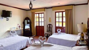 Family Room, Multiple Beds, Mountain View | Iron/ironing board, WiFi (free) - Hotel Hacienda Real (Ezequiel Montes)
