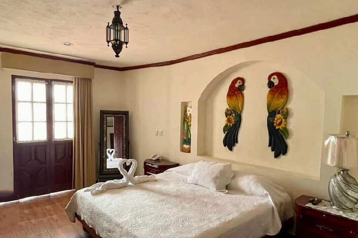 Chambre Panoramique, 1 très grand lit, vue montagne | Fer et planche à repasser, Wi-Fi gratuit