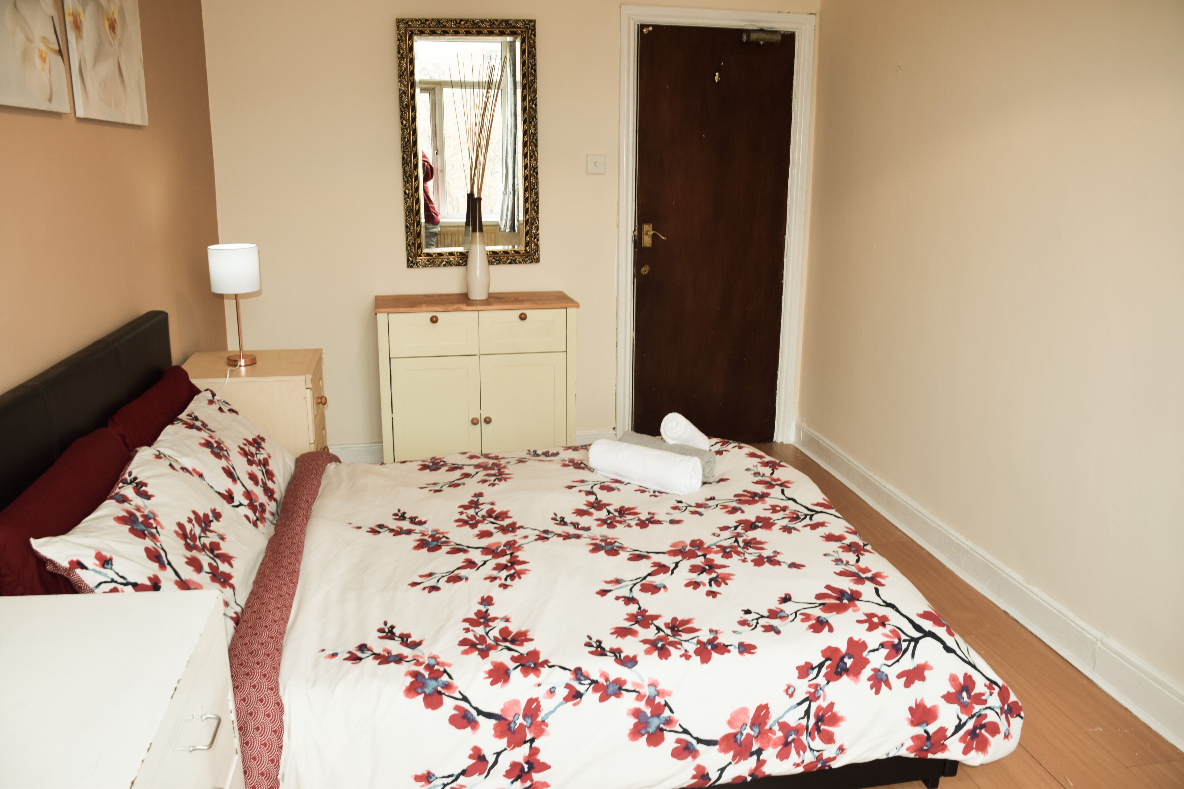 3 bedrooms, iron/ironing board