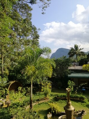 Front of property - SunTop Inn (Ella)