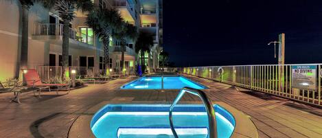 Een verwarmd zwembad