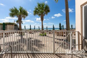 Terrace/patio - Inn at Crystal Beach 103B by Salt Water Vacations (Destin)