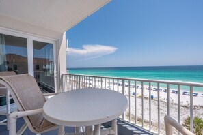 Outdoor dining - Inn at Crystal Beach 510B by Salt Water Vacations (Destin)