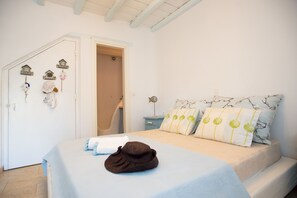 Villa, 4 Bedrooms | 4 bedrooms, iron/ironing board, free WiFi, bed sheets