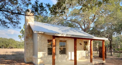 Nouvelle cabine abordable à proximité de la place et des lieux de mariage!