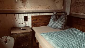 3 habitaciones, caja de seguridad en la habitación y cuna de viaje